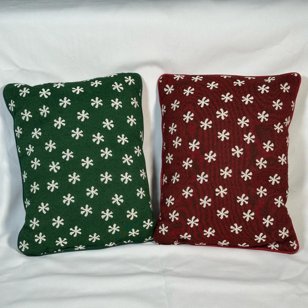 VTG Christmas Tapestry Throw Pillows Set Santa & Reindeer Snow Globe Decor 15x12
